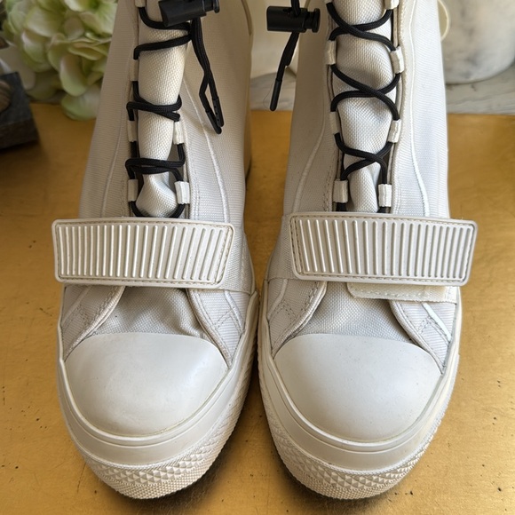 CONVERSE Chuck Taylor All Star Gr82 Heeled Boot In White - Picture 4 of 15